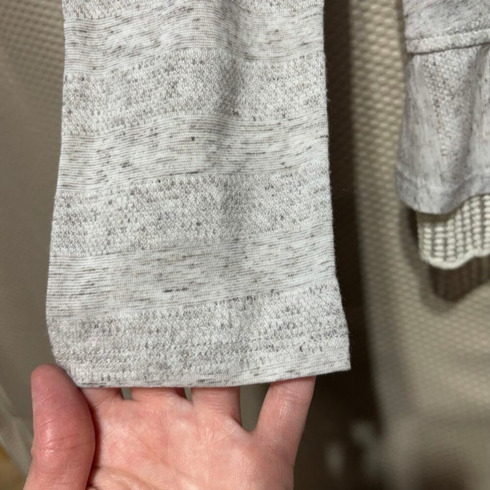 Mystree Women's Gray Lace Trim Textured Long Sleeve Shirt Size M - Picture 3 of 8